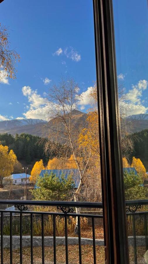 Garemta Hotel Kazbegi Eksteriør billede